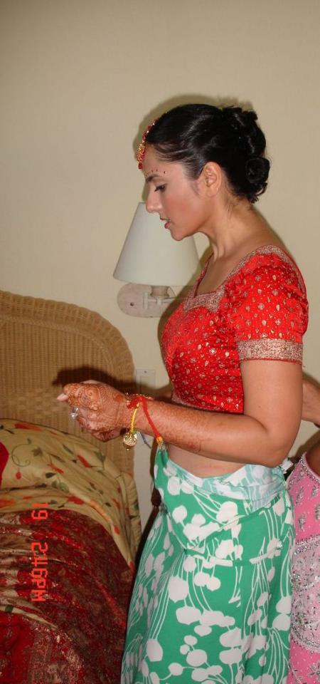 Hot Indian House Wifes In Saree KeralaMallus